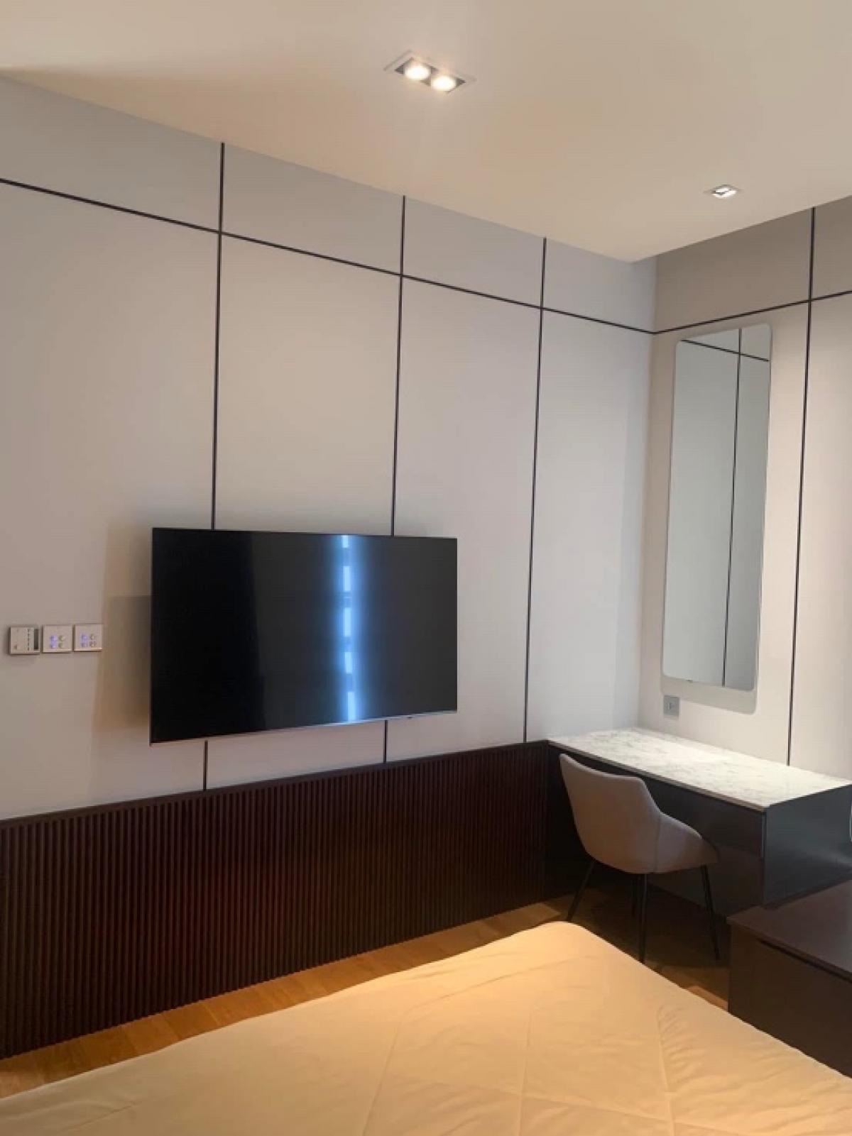 📢👇 Saladaeng One is one of the nice place that close to new popular project ”ONE Bangkok”, near Lumpini park, Chulalongkorn hospital, corner unit, fully furnished