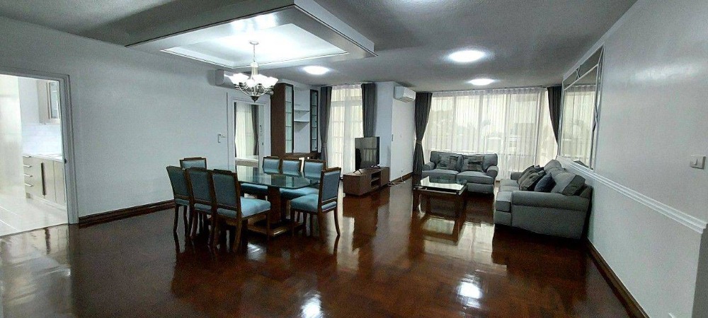 For Rent! 3 bedrooms 250 sq.m. , walk 5 mins to BTS Chitlom