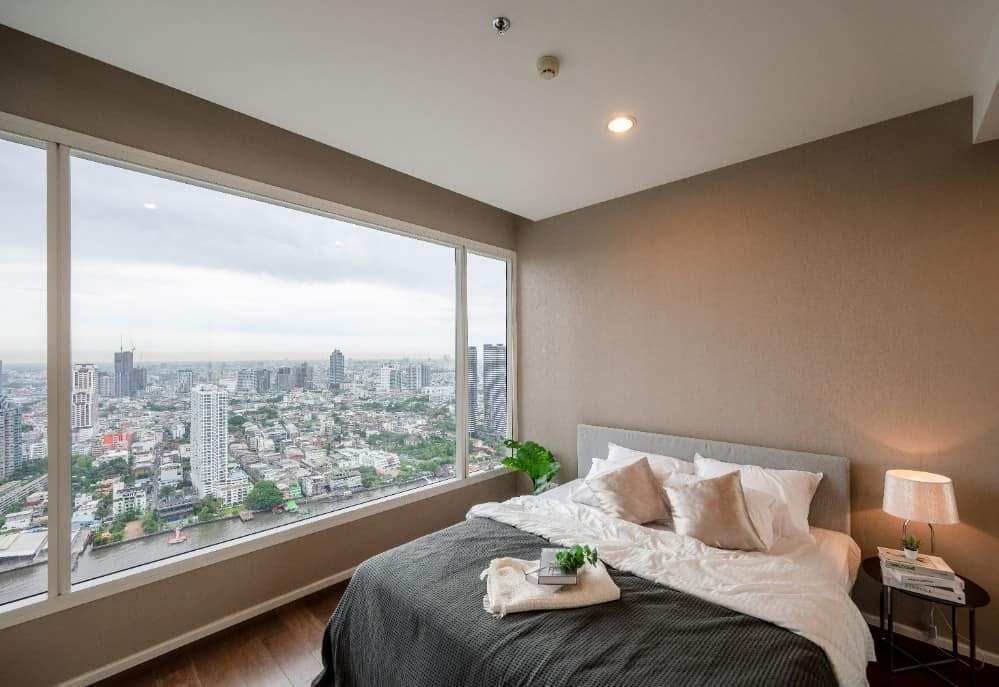 ขายคอนโดหรู Menam Residences, 3 ห้องนอน, ชั้นสูง วิวแม่น้ำเจ้าพระยา รีโนเวทใหม่ เฟอร์นิเจอร์ครบ, ใกล้ BTS สะพานตากสิน ใกล้เอเชียทีค