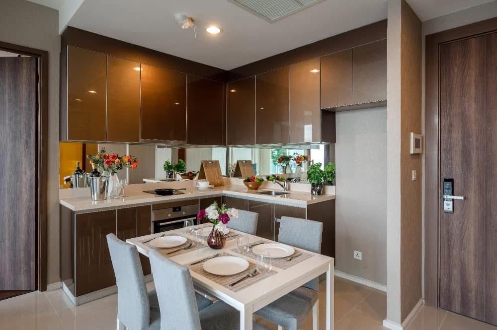 ขายคอนโดหรู Menam Residences, 3 ห้องนอน, ชั้นสูง วิวแม่น้ำเจ้าพระยา รีโนเวทใหม่ เฟอร์นิเจอร์ครบ, ใกล้ BTS สะพานตากสิน ใกล้เอเชียทีค