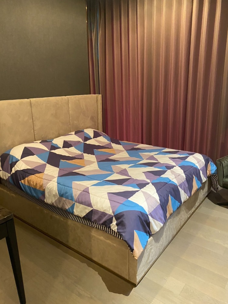 ขายคอนโด THE ESSE AT SINGHA COMPLEX 1ห้องนอน โมเดิร์น ตกแต่งครบ วิวเมือง ใกล้ BTS เพชรบุรี