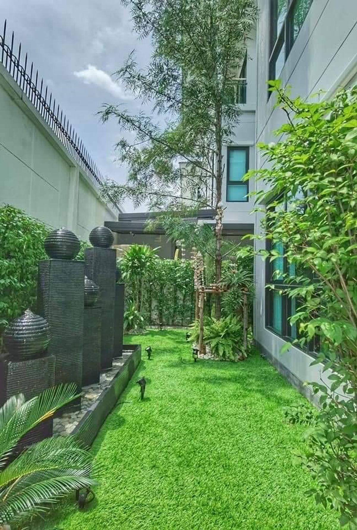 📢👇ขายบ้านเดี่ยว 3 ชั้น เดินทางสะดวกหลายเส้นทาง ใกล้โรงเรียนนานาชาติหลายแห่งใกล้สถานีรถไฟฟ้า ปากซอย ลาดพร้าว 101