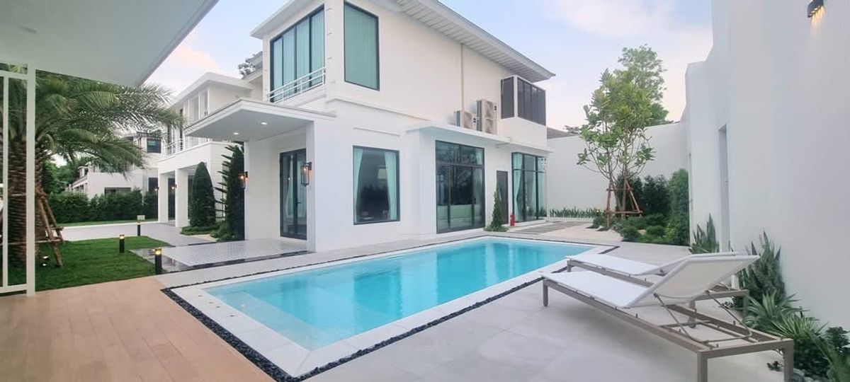 📢👇 ขายพร้อมผู้เช่า
บ้านหรูหลังมุม พร้อมสระว่ายน้ําส่วนตัวที่เพอร์เฟค มาสเตอร์พีซ สุขุมวิท 77 เฟอร์นิเจอร์ครบ ตกแต่งสวย ใกล้สนามบินสุวรรณภูมิ