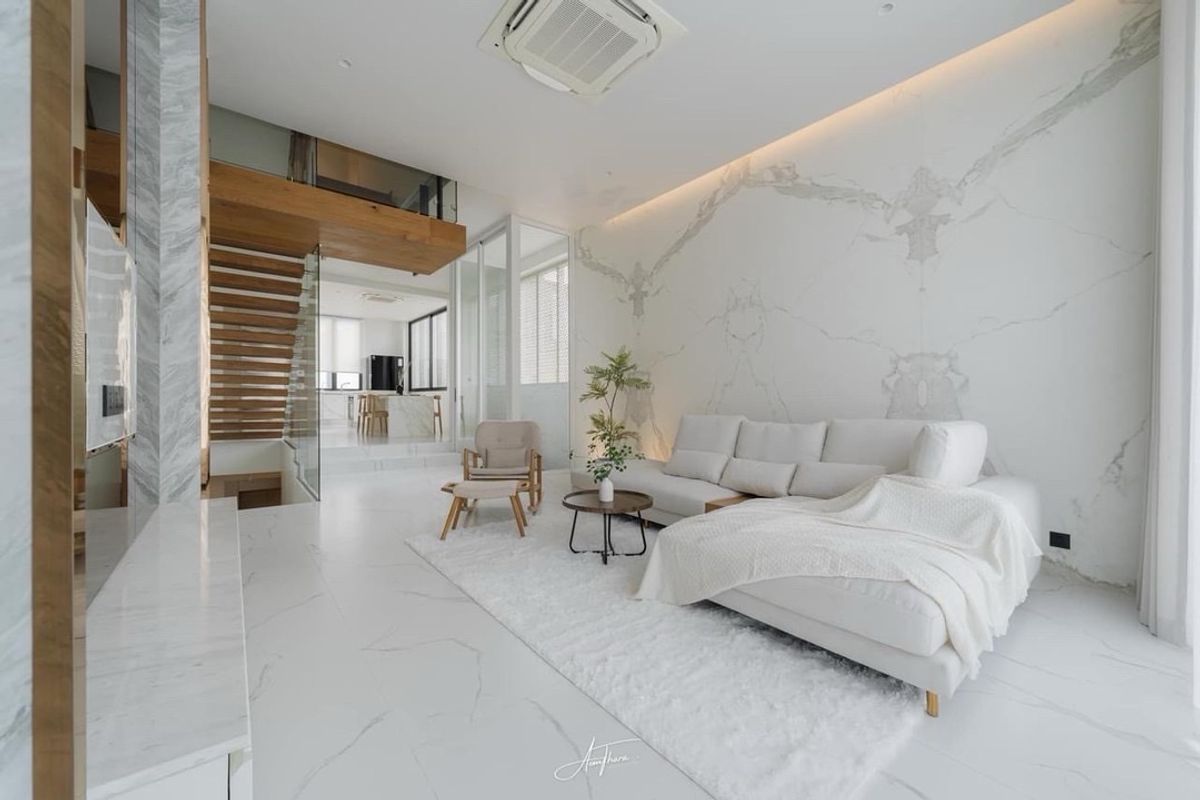 ขายหรือเช่าบ้านหรู เอกมัย 5 ชั้น มีลิฟต์ส่วนตัว ใกล้ BTS เอกมัย พื้นที่ใช้สอย 360 ตร.ม พร้อมเข้าอยู่ 1 ตุลาคม 2026 เหมาะอยู่อาศัยหรือปล่อยเช่าระดับพรีเมียม