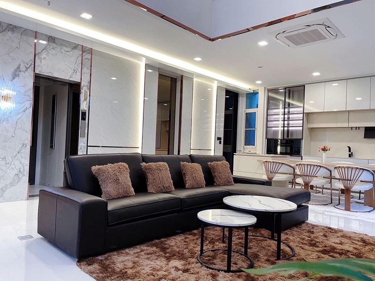 บ้านเดี่ยว 3 ชั้น ระดับลักชัวรี่ พร้อมลิฟต์ส่วนตัว โครงการ VIVE เอกมัย–รามอินทรา ใกล้ทางด่วน