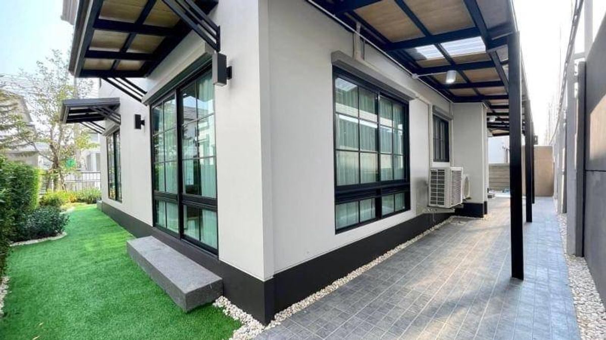 พร้อมขายและเช่า 30/7/2569
บ้านหรู เศรษฐสิริ บางนา สุวรรณภูมิ ใกล้สนามบินสุวรรณภูมิ 5 นาที 4 ห้องนอน 247 ตร.ม ใกล้ รร.นานาชาติ VERSO