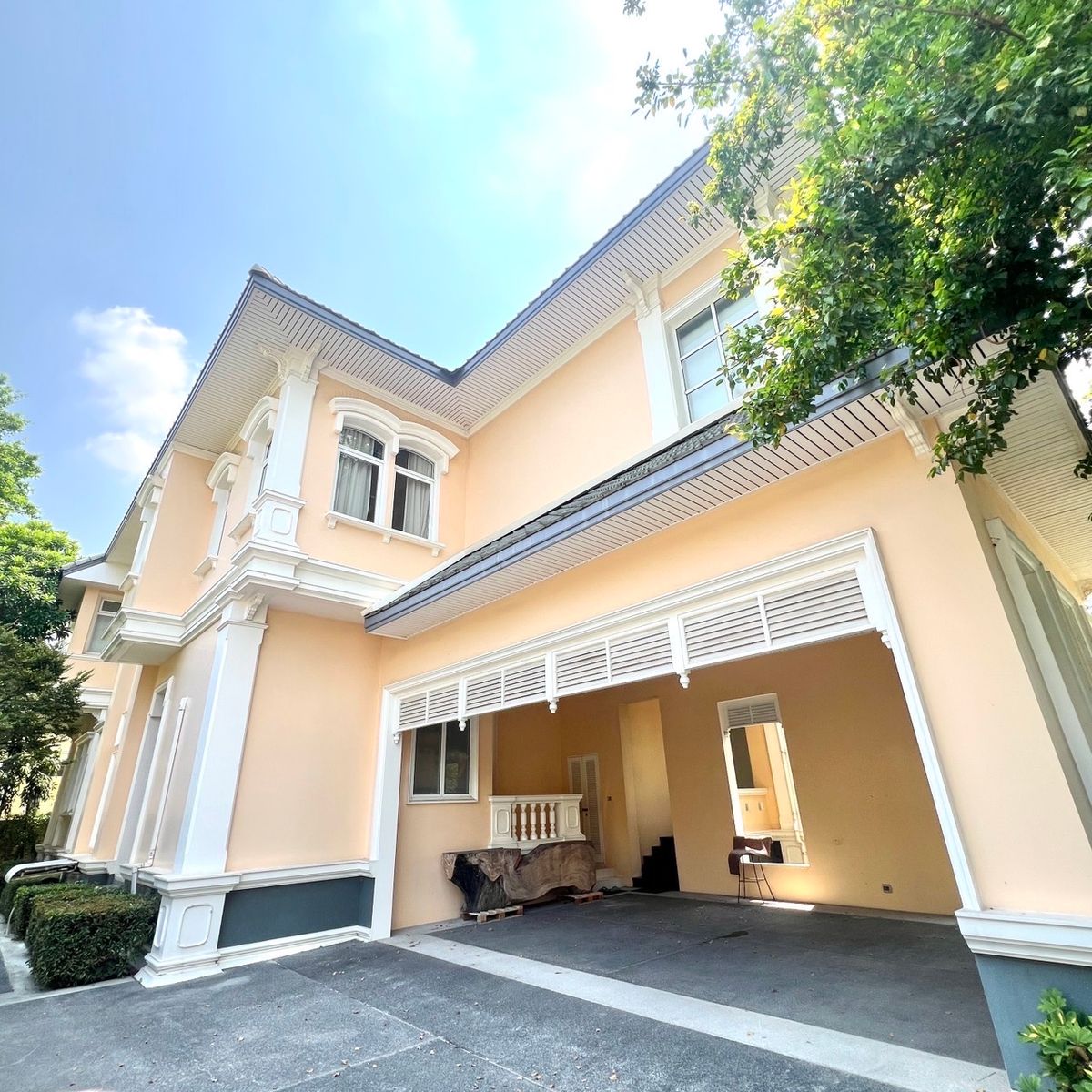 บ้านเดี่ยวหรูหลังใหญ่ในหมู่บ้านเดอะ รอยัล เรสซิเดนซ์ ทำเลเกษตร–นวมินทร์ ติดวิลล่า มาร์เก็ต