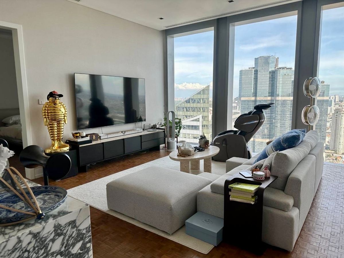 ขายพร้อมผู้เช่า มีนาคม 2570
ขายและให้เช่าคอนโด The Ritz-Carlton Residences Bangkok 2 ห้องนอน ใกล้ BTS ช่องนนทรี ใจกลางสาทร
