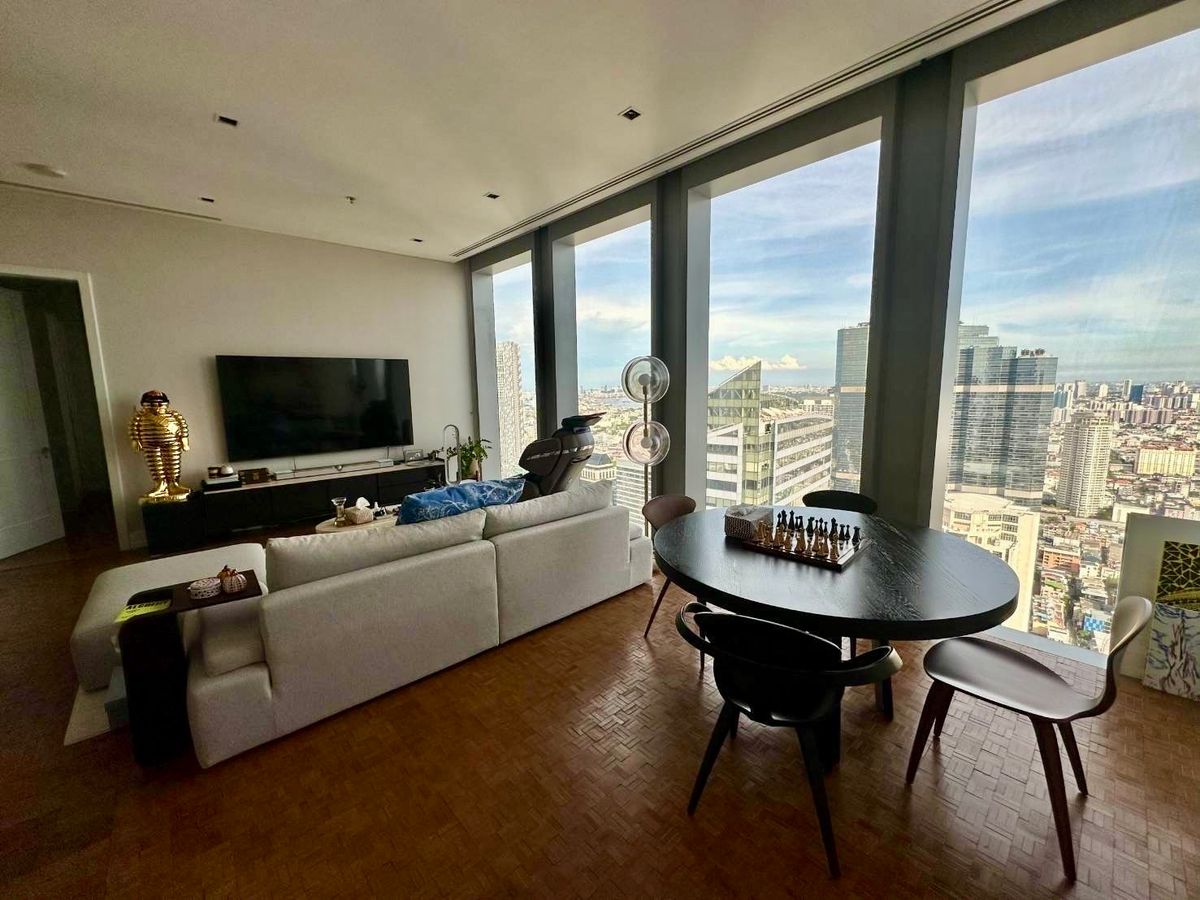 ขายพร้อมผู้เช่า มีนาคม 2570
ขายและให้เช่าคอนโด The Ritz-Carlton Residences Bangkok 2 ห้องนอน ใกล้ BTS ช่องนนทรี ใจกลางสาทร
