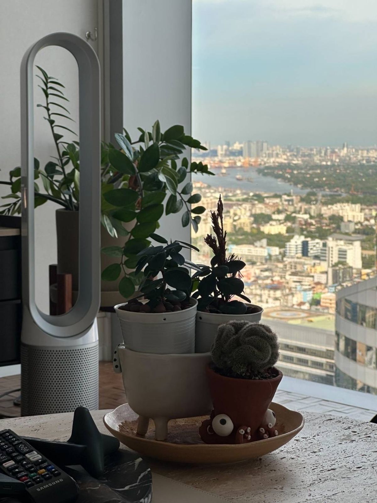 ขายพร้อมผู้เช่า มีนาคม 2570
ขายและให้เช่าคอนโด The Ritz-Carlton Residences Bangkok 2 ห้องนอน ใกล้ BTS ช่องนนทรี ใจกลางสาทร