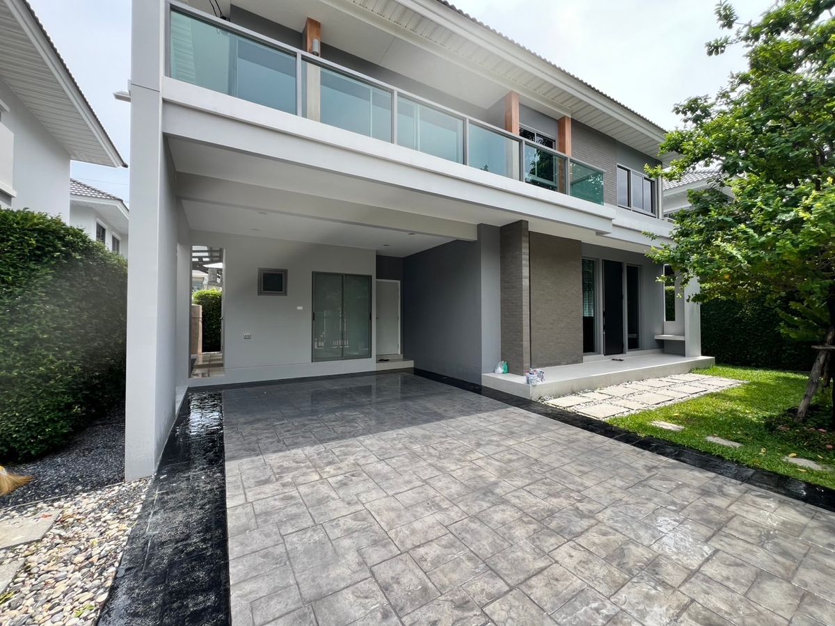 บ้านเดี่ยวทำเลเยี่ยม ใกล้โรงเรียนนานาชาติและห้างสรรพสินค้าชั้นนำของกรุงเทพฯ เดินทางสะดวก เชื่อมต่อได้หลายเส้นทาง ทั้งแจ้งวัฒนะ ราชพฤกษ์ และถนนสายหลักอื่นๆ
