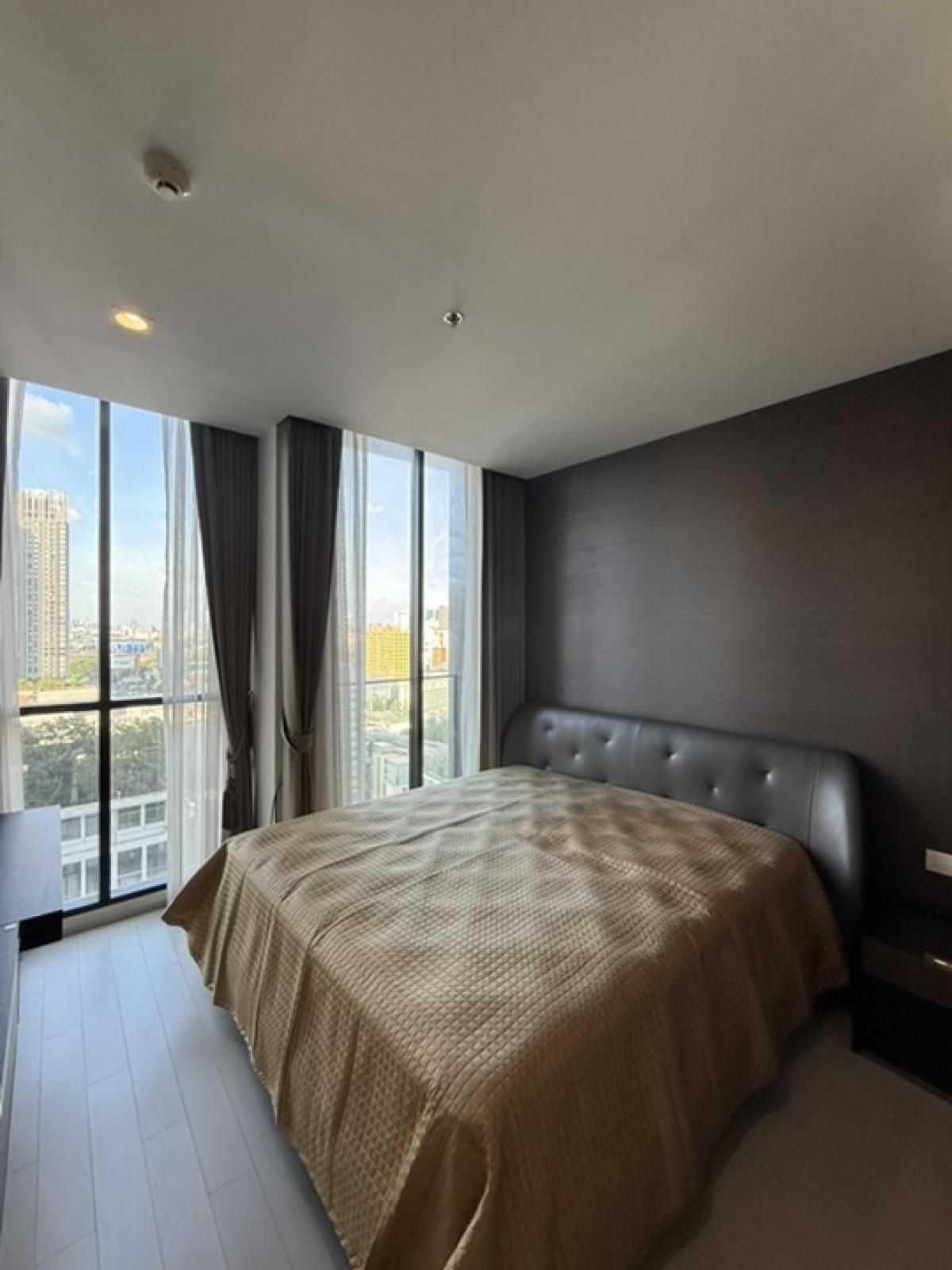 ✨ ขายคอนโด Noble Ploenchit ห้องมุม วิวไม่บล็อคทั้งห้องนั่งเล่นและห้องนอน เฟอร์นิเจอร์บิ้วอินครบ เดิน 3นาที ถึง BTS เพลินจิต