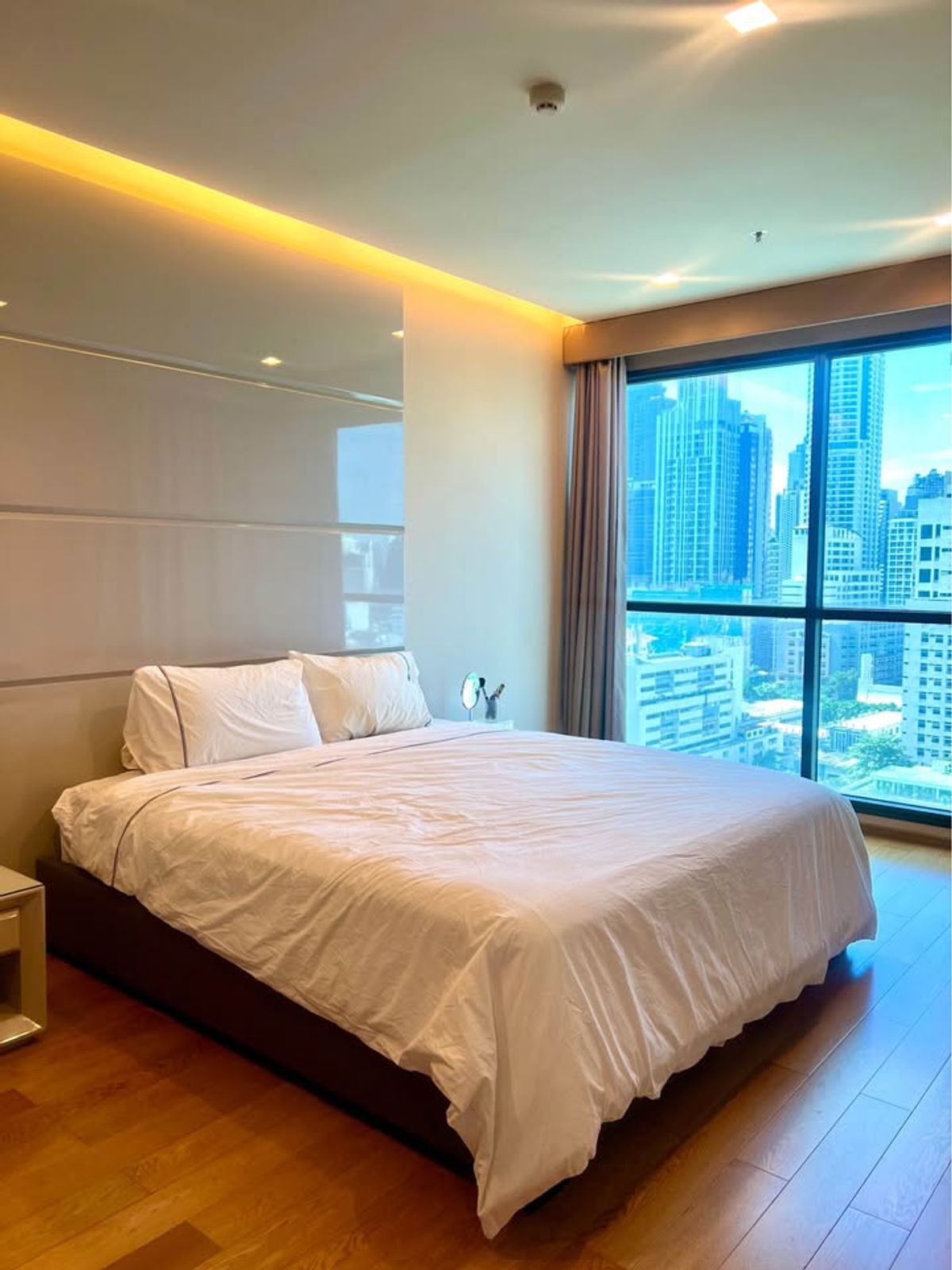 🌇 ให้เช่าคอนโดหรูพร้อมอยู่ 1 ห้องนอน  เฟอร์ครบ มีจากุซซี่ เหมาะสำหรับอยู่คนเดียวหรือคู่รัก ใกล้ BTS เซนต์หลุยส์