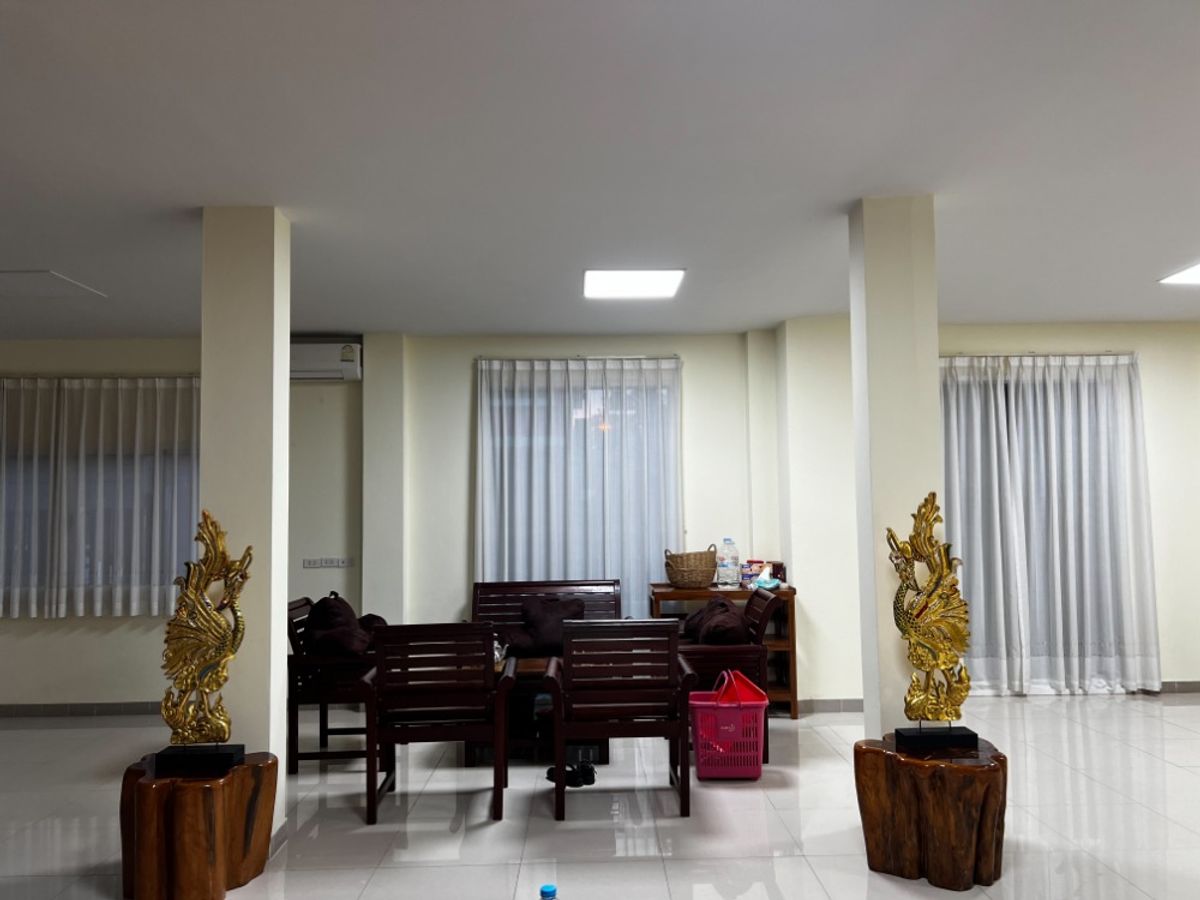 🏡 ให้เช่า บ้านเดี่ยวสุดหรู 7 ห้องนอน 7 ห้องน้ำ พร้อมที่จอดรถ 2 คัน – บ้านพร้อมอยู่ ใจกลางทำเลลาดพร้าว-รามคำแหง