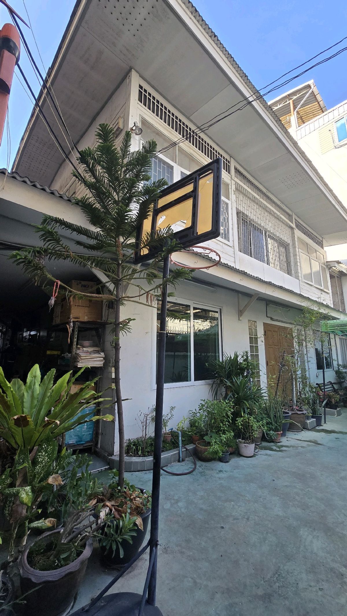 🏡 สัมผัสความสงบกลางเมืองใหญ่! บ้านเดี่ยว 2 ชั้นในย่านสีลม พร้อมพื้นที่ใช้สอยกว่า 350 ตร.ม. ใกล้ BTS เซนต์หลุย พร้อมเข้าอยู่
