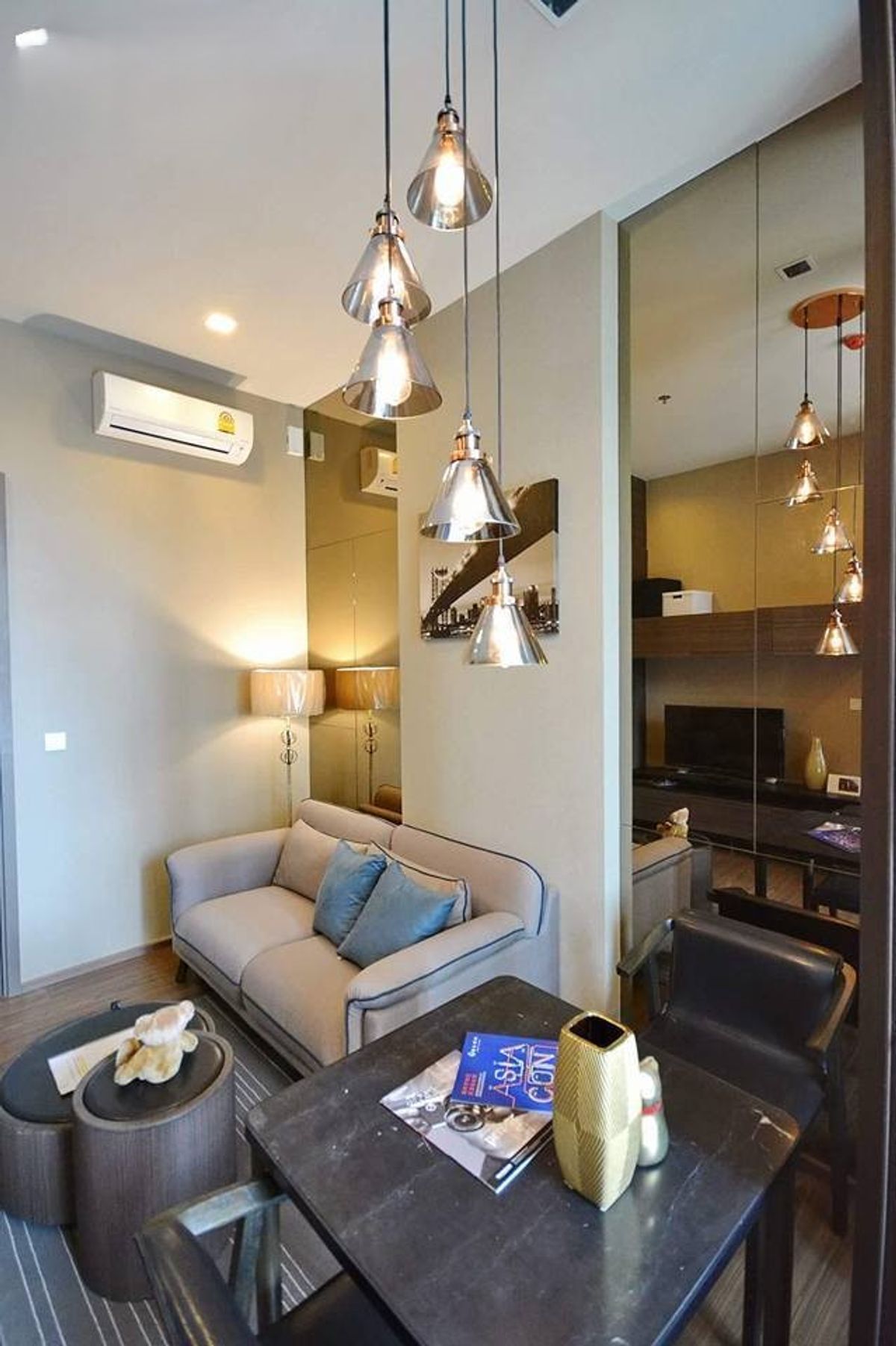 🌟 ห้องพิเศษเพดานสูง โล่ง โปร่ง สวย ครบ – ชั้นพิเศษมีเพียงไม่กี่ยูนิตในตึก เดินถึง BTS พระโขนง ใกล้ W District และทองหล่อ ในราคาที่ใครก็จับต้องได้