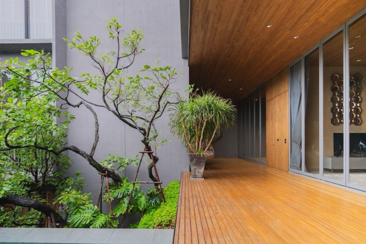 📢👇 ขายบ้านหรู  3 ชั้น พร้อมลิฟต์ และ สระว่ายน้ำ  สวนกลางบ้าน พร้อมม่านน้ำตก ทำเลดี เงียบสงบ เดินทางสะดวก ใกล้ทางด่วน