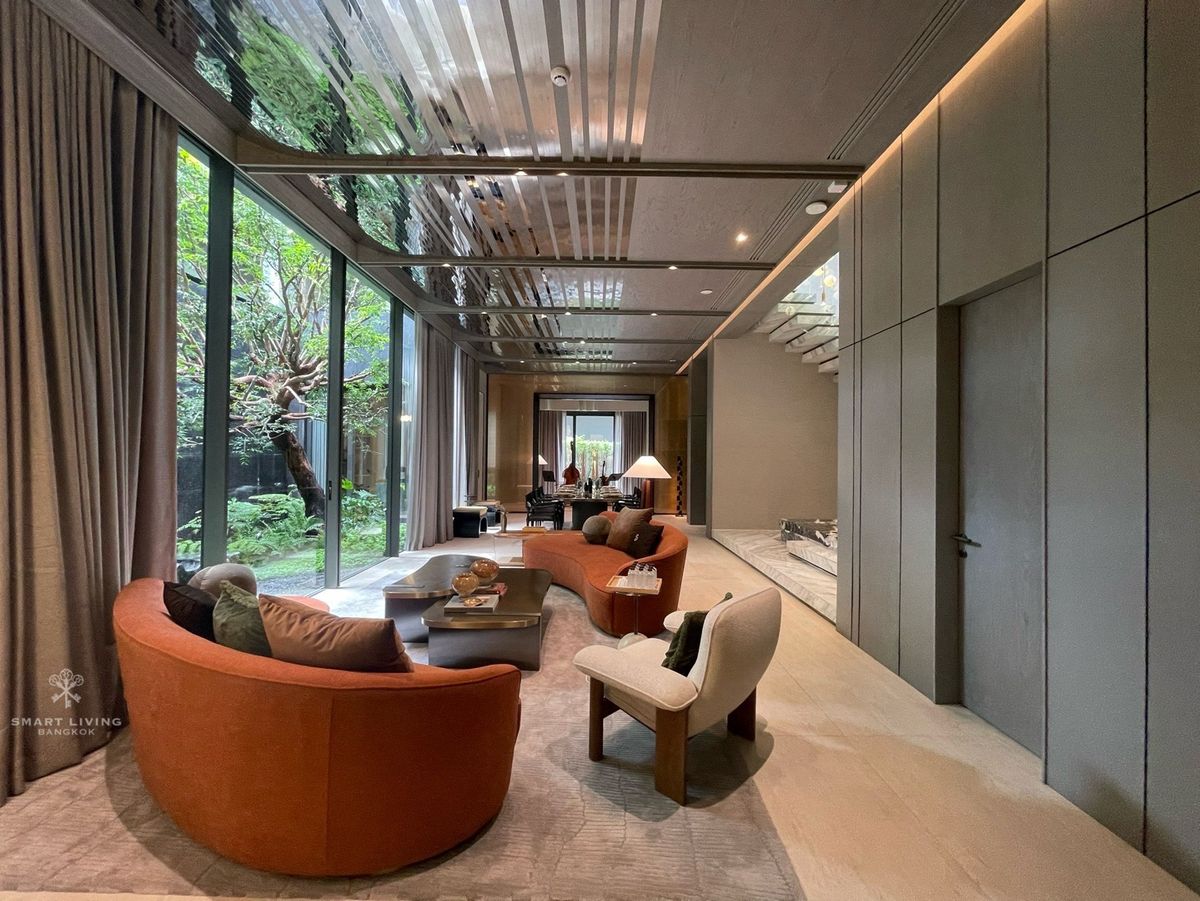 📢  บ้านหรู 3 ชั้น ระดับ Ultra-Luxury ผลงานระดับมาสเตอร์พีซ ที่ผสานความหรูหราและความสง่างามอย่างลงตัว พร้อมสระว่ายน้ำส่วนตัว ลิฟต์ ห้องฟิตเนส บัตเลอร์ส่วนตัว และสวนกลางบ้าน ออกแบบโดย “I-Din”  ตั้งอยู่ในย่านประชาชื่น เดินทางสะดวก