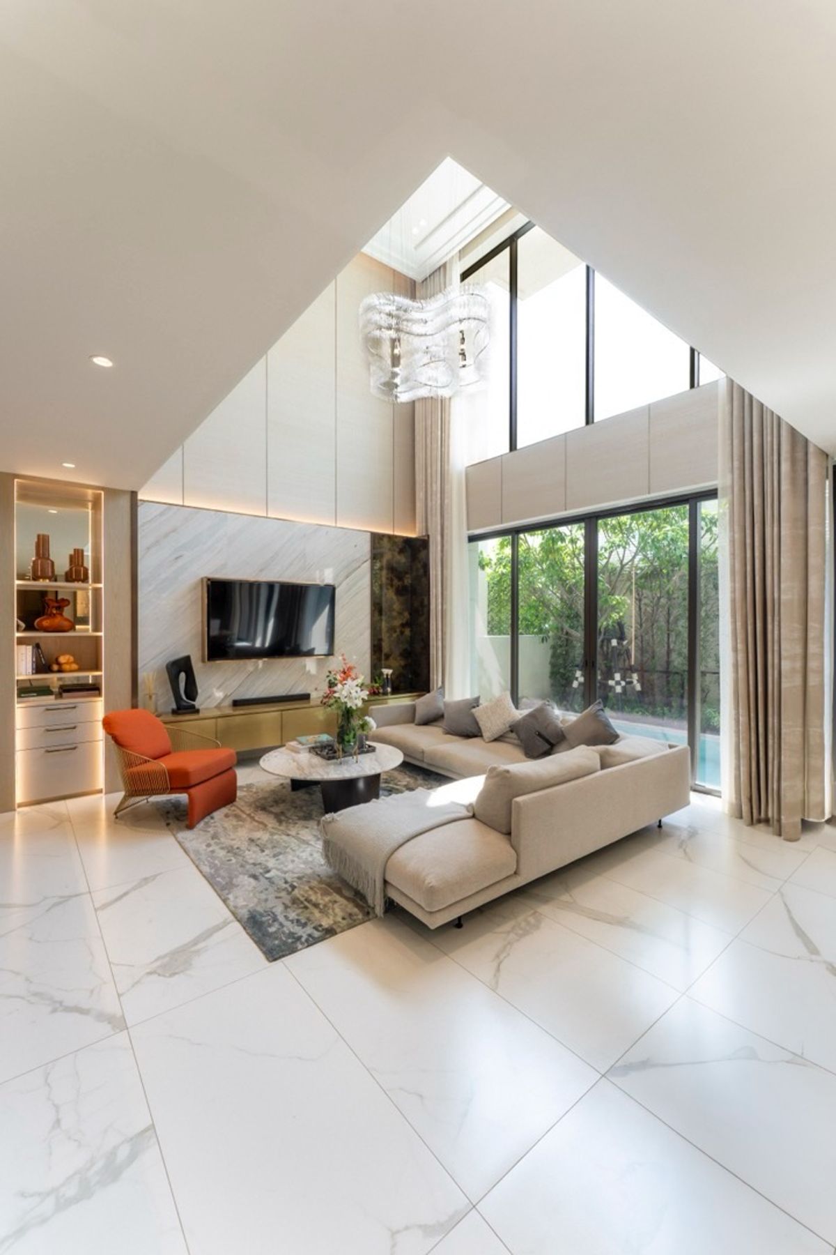 📢👇Pool Villa 3 ชั้น พร้อมลิฟต์และสระว่ายน้ำส่วนตัว สงบ ร่มรื่น ในอ้อมกอดของธรรมชาติ เดินทางสะดวก ใกล้ใจกลางเมือง ใกล้จุดขึ้นลงทางด่วน ภาพบ้านตัวอย่าง