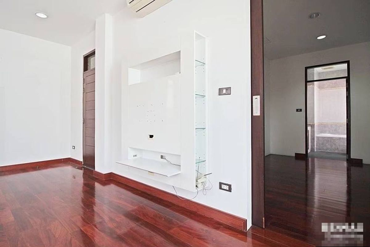 ✨For sale ✨ Single House Prachachuen, 5 Bedroom, 6 Bathroom, 100 sqw. Neat