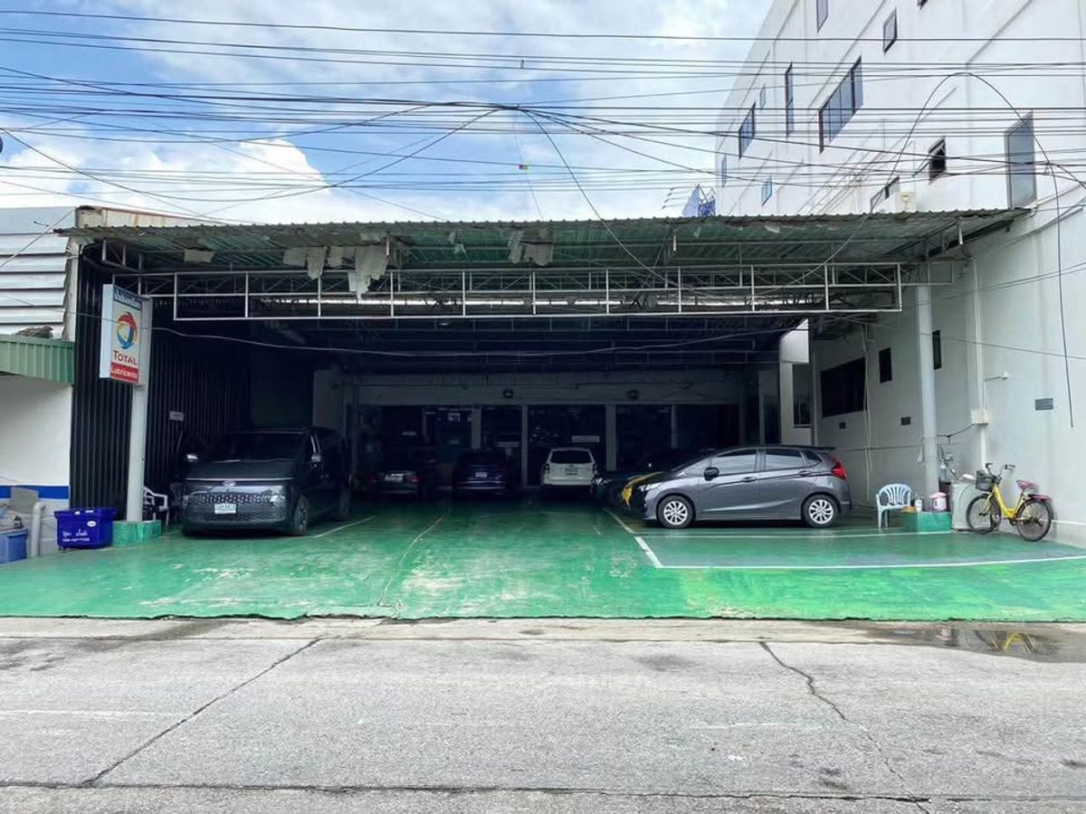 🔥 Rare Opportunity! ให้เช่าโชว์รูม + ศูนย์บริการขนาดใหญ่ ย่านประชาอุทิศ – ทำเลติดถนน เหมาะธุรกิจรถยนต์-บริการครบวงจร
