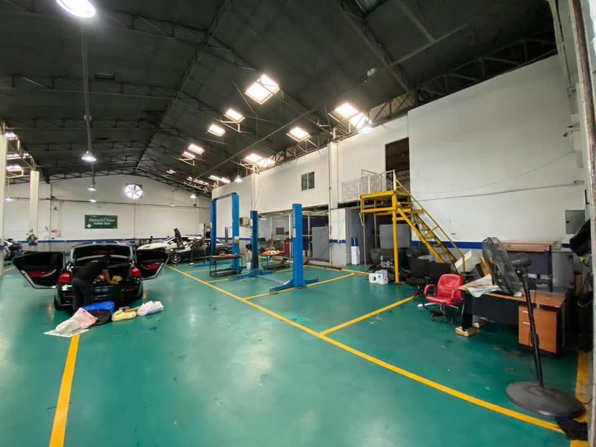 🔥 Rare Opportunity! ให้เช่าโชว์รูม + ศูนย์บริการขนาดใหญ่ ย่านประชาอุทิศ – ทำเลติดถนน เหมาะธุรกิจรถยนต์-บริการครบวงจร