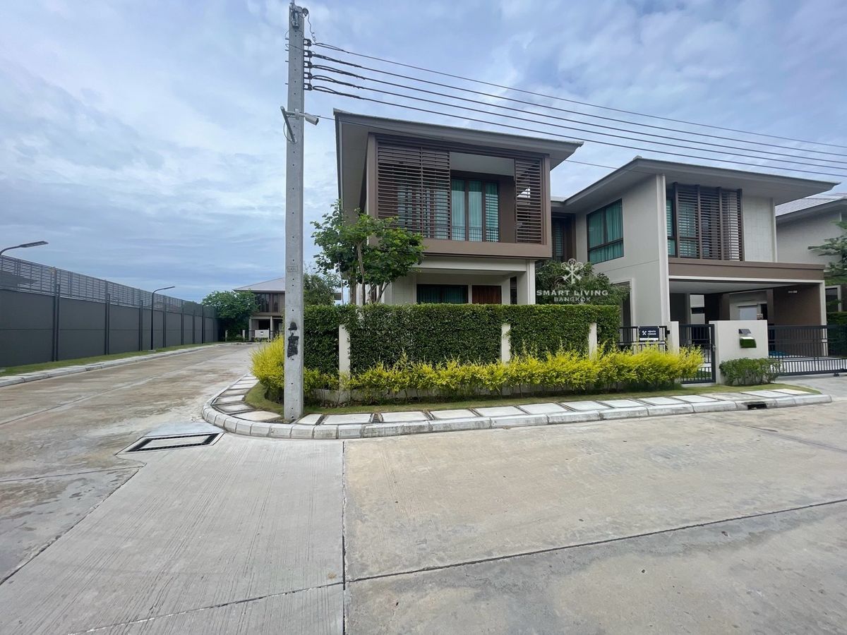 ให้เช่าบ้านเดี่ยวหรู 4 ห้องนอน แปลงมุม Burasiri กรุงเทพกรีฑา มีห้องนอนชั้นล่าง ใกล้โรงเรียนนานาชาติ