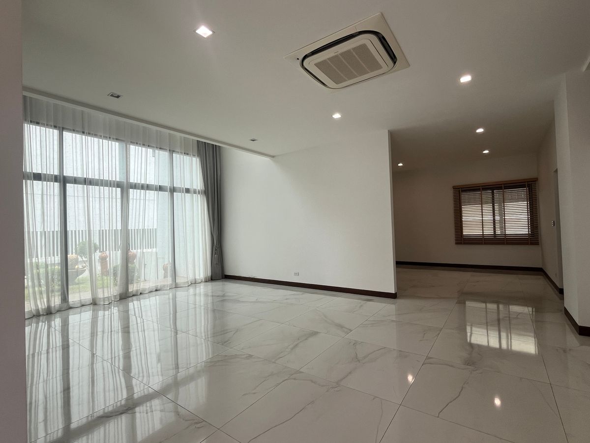 ขายบ้านเดี่ยว 4 ห้องนอน 92 ตรว. 300+ ตรม เงียบสงบ ทำเลดีใจกลางเมือง ใกล้จุดขึ้น-ลงทางด่วน พระราม 9 เลียบด่วนฯ รัชดา ลาดพร้าว