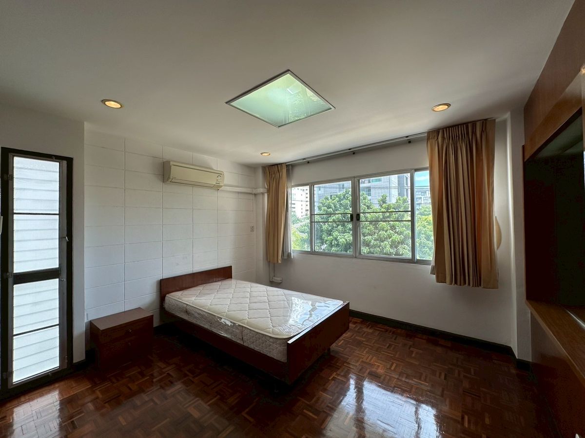 💎 คอนโดหรูขนาดใหญ่ 250 ตร.ม. 3 ห้องนอน 2 ห้องน้ำ ใจกลางเอกมัย ตกแต่งครบ พร้อมสิ่งอำนวยความสะดวกครบครัน เดินทางสะดวกใกล้ BTSเอกมัย