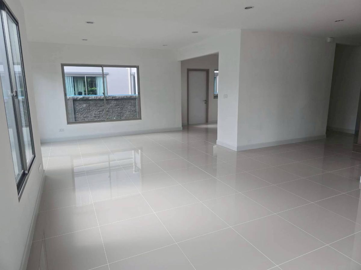 🏡 บ้านเดี่ยว 2 ชั้นสุดหรู The Palm Krungthepkreetha – Wongwaen 4 ห้องนอน 65.30 ตรว. พร้อมสิ่งอำนวยความสะดวกครบครัน ใกล้ทางด่วน ห้าง โรงเรียน โรงพยาบาล และสนามบิน