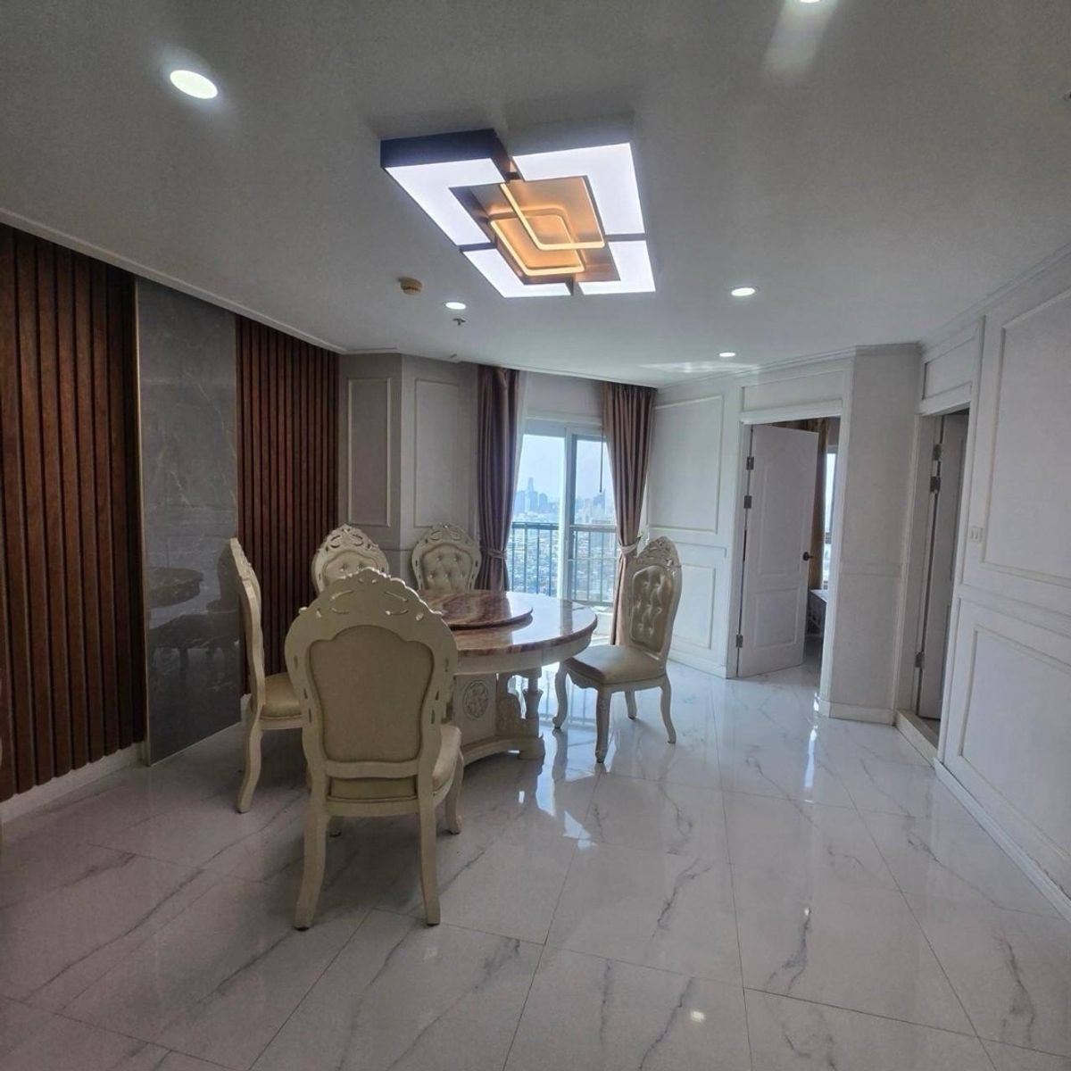 ห้องหายาก! Duplex ในย่านเศรษฐกิจใหม่ พระราม 9 ที่รายล้อมด้วยห้างดัง ออฟฟิศ และสิ่งอำนวยความสะดวกครบครัน