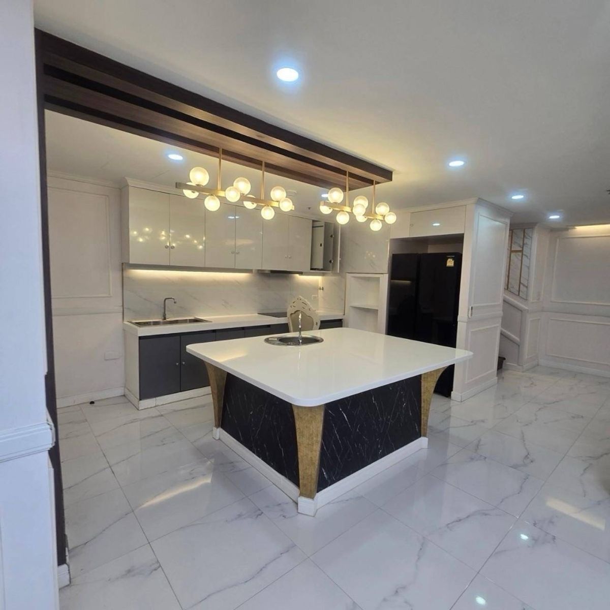 ห้องหายาก! Duplex ในย่านเศรษฐกิจใหม่ พระราม 9 ที่รายล้อมด้วยห้างดัง ออฟฟิศ และสิ่งอำนวยความสะดวกครบครัน