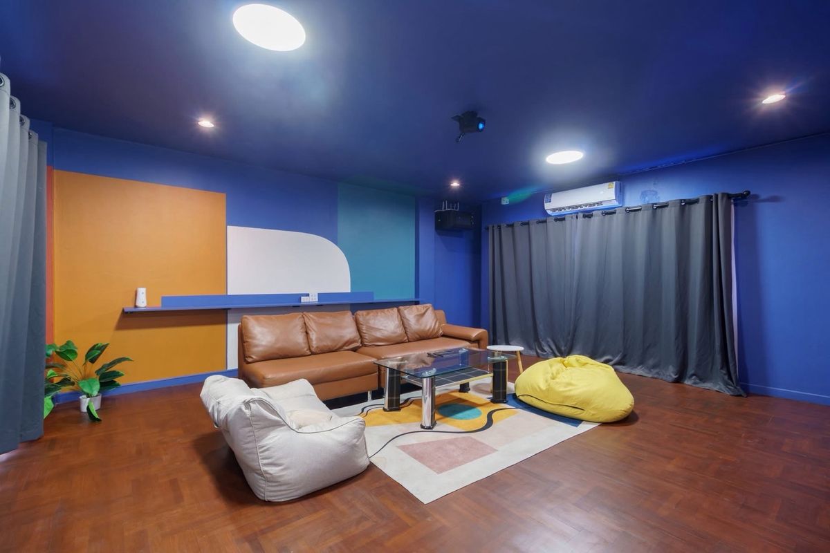 📢👇 บ้านเดี่ยว 5 ชั้น ใจกลางทองหล่อ เหมาะสำหรับทำ Home Office หรือครอบครัวใหญ่เดินทางสะดวก ใกล้ร้านอาหาร คาเฟ่ และแหล่งไลฟ์สไตล์ยอดนิยม