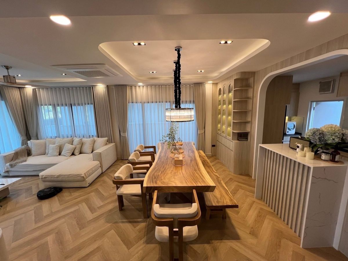 ✨บ้านเดี่ยวหรู ดีไซน์โมเดิร์น ในหมู่บ้านเงียบสงบปลอดภัย ใกล้ทางด่วน