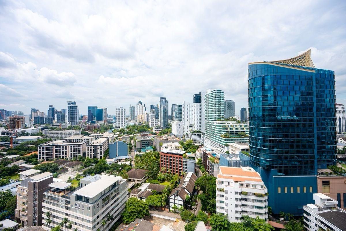 📢👇ห้องรีโนเวทใหม่ สไตล์โมเดิร์น พร้อมเข้าอยู่ ตั้งอยู่ในทำเลดีเยี่ยมของกรุงเทพฯ เดินทางสะดวกไปทองหล่อ เพชรบุรี เอกมัย  วิวเมืองเปิดโล่ง ไม่มีตึกบัง ตกแต่งทันสมัย ใกล้ Donki Mall