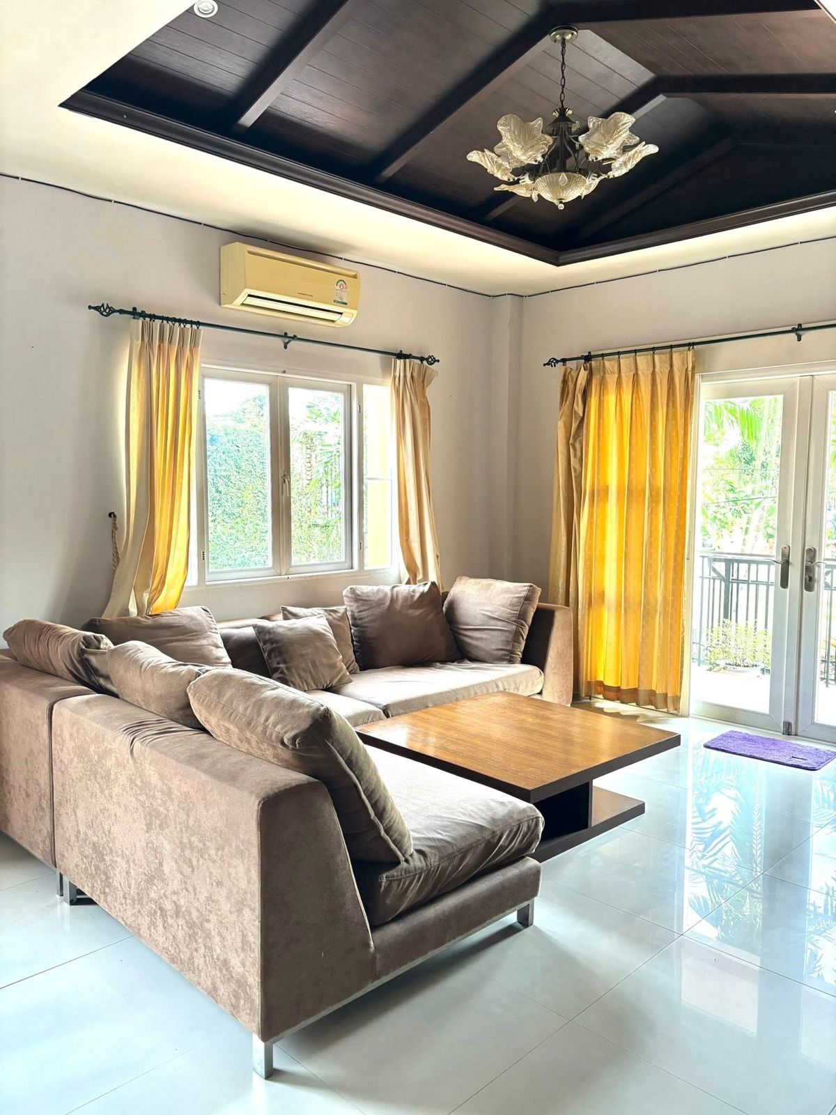 🌟 ขาย/ให้เช่าบ้านเดี่ยว 2 ชั้น โครงการ Krongthong Villa Park ทำเลบางกะปิ ขนาดใหญ่ 3 ห้องนอน 3 ห้องน้ำ พร้อมที่จอดรถ 1-2 คัน ตกแต่งครบพร้อมเข้าอยู่ เหมาะสำหรับครอบครัว เดินทางสะดวก ใกล้ห้างสรรพสินค้า โรงเรียน โรงพยาบาล