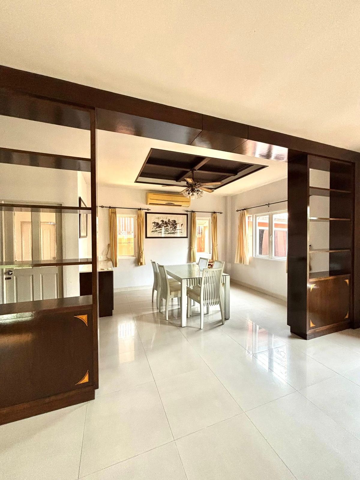 🌟 ขาย/ให้เช่าบ้านเดี่ยว 2 ชั้น โครงการ Krongthong Villa Park ทำเลบางกะปิ ขนาดใหญ่ 3 ห้องนอน 3 ห้องน้ำ พร้อมที่จอดรถ 1-2 คัน ตกแต่งครบพร้อมเข้าอยู่ เหมาะสำหรับครอบครัว เดินทางสะดวก ใกล้ห้างสรรพสินค้า โรงเรียน โรงพยาบาล