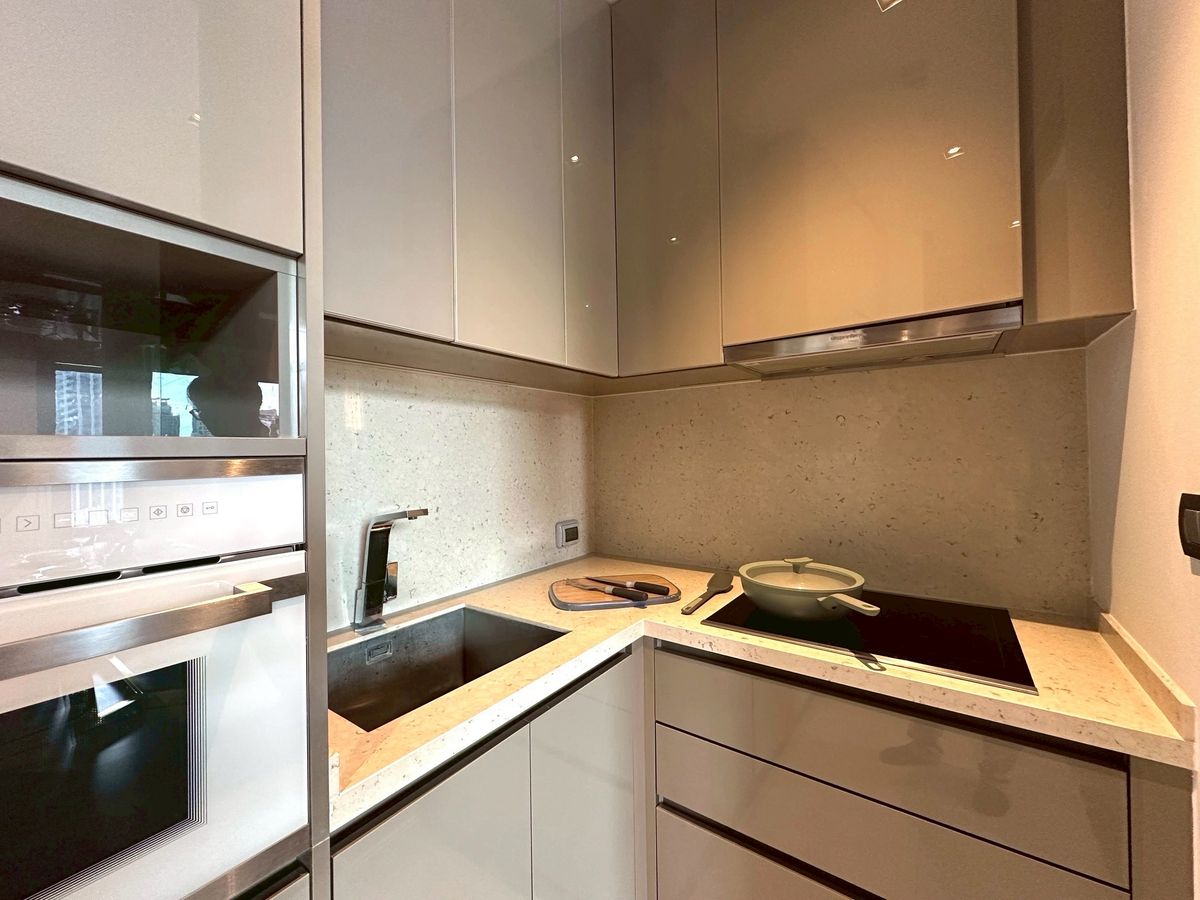 คอนโดให้เช่า The Diplomat 39 ใกล้ BTS พร้อมพงษ์ 1 นาที 2 ห้องนอน 92 ตร.ม. ใกล้ EmQuartier