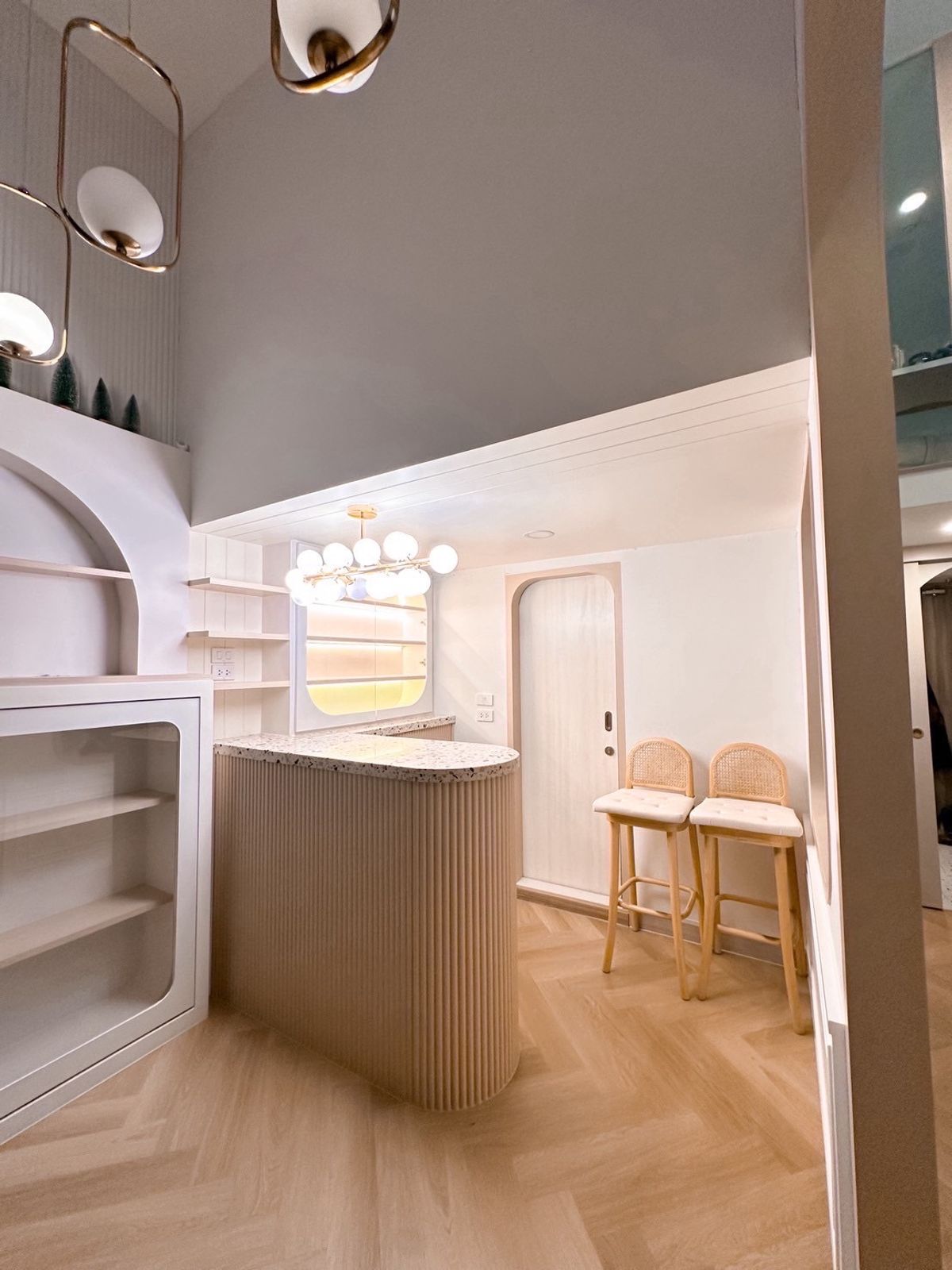✨ ให้เช่า–ขาย คอนโดหรู Knightsbridge Space รัชโยธิน 1 ห้องนอน ขนาด 50 ตร.ม. แต่งครบ เฟอร์ฯ+เครื่องใช้ไฟฟ้า พร้อมเข้าอยู่ สไตล์ดูเพ้น (Duplex) ทำเลทอง ใกล้ BTS พหลโยธิน เดินทางสะดวก