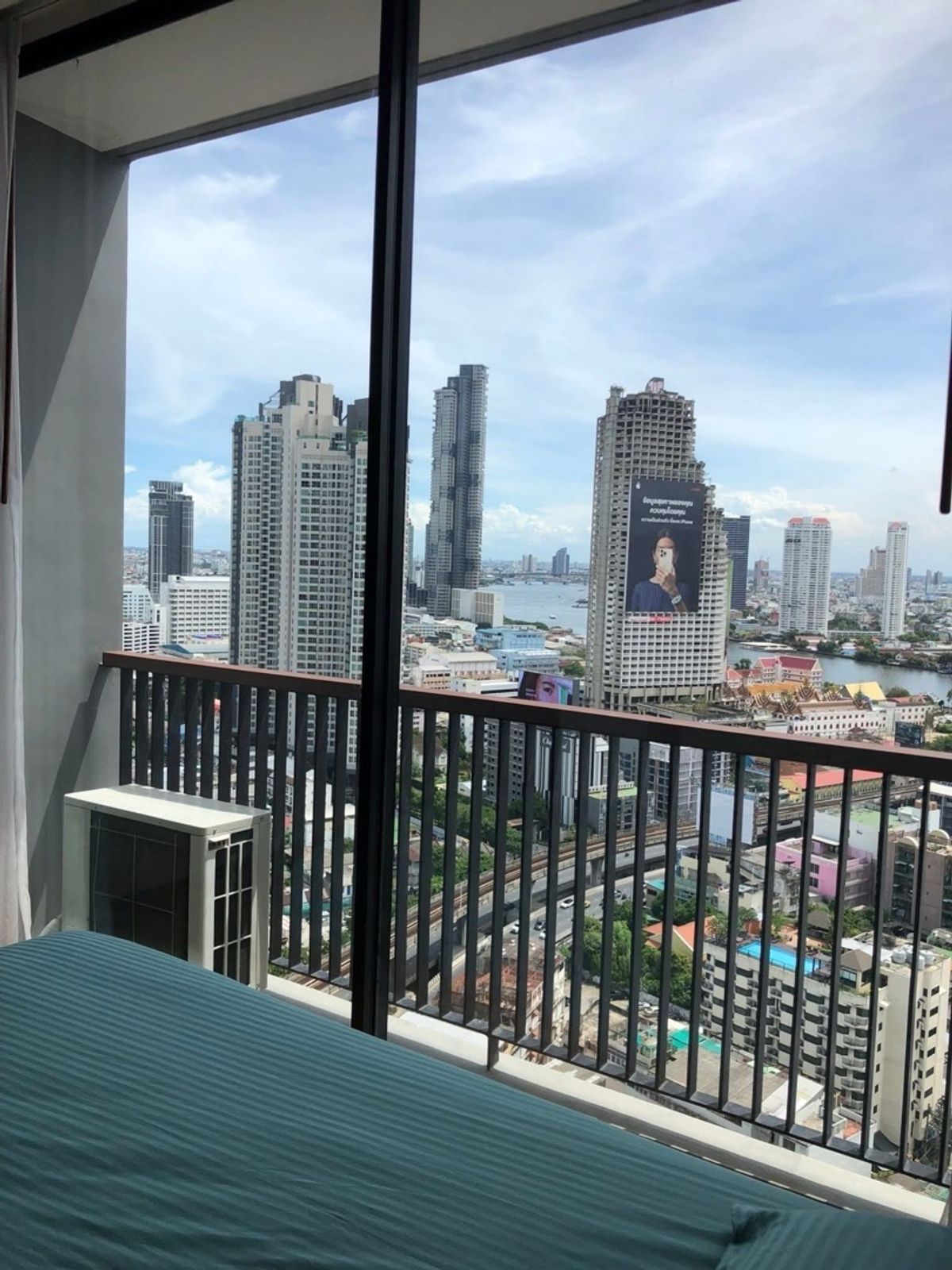 ขายด่วน Noble Revo Silom , 2 ห้องนอน ใกล้ BTS สุรศักดิ์