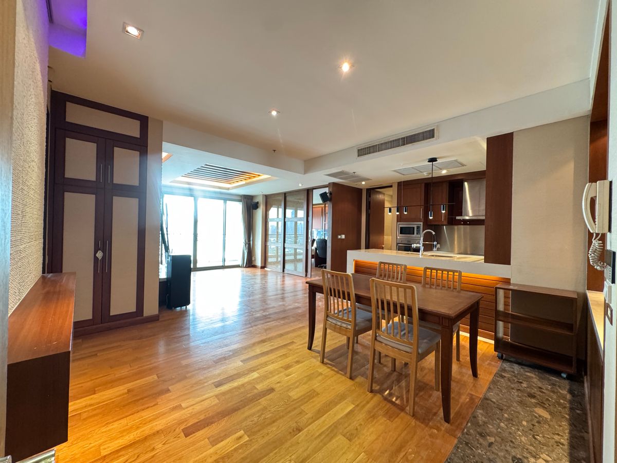 ขาย The Lakes Asoke ตกแต่งใหม่ เครื่องใช้ไฟฟ้าครบ วิวทะเลสาบสวยมาก พร้อมอยู่ ทำเลดีมาก ใกล้ BTS อโศก และ MRT สุขุมวิท