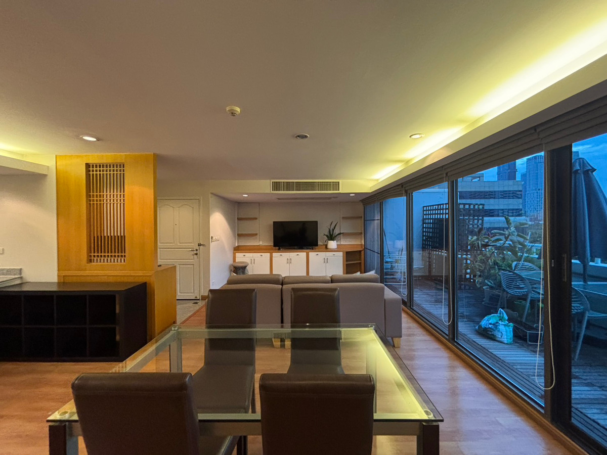 ✨For rent condo near Lumpini park! 2 bedroom 2 bathroom 166 sq.m fully furnished with huge balcony close to BTS and MRT