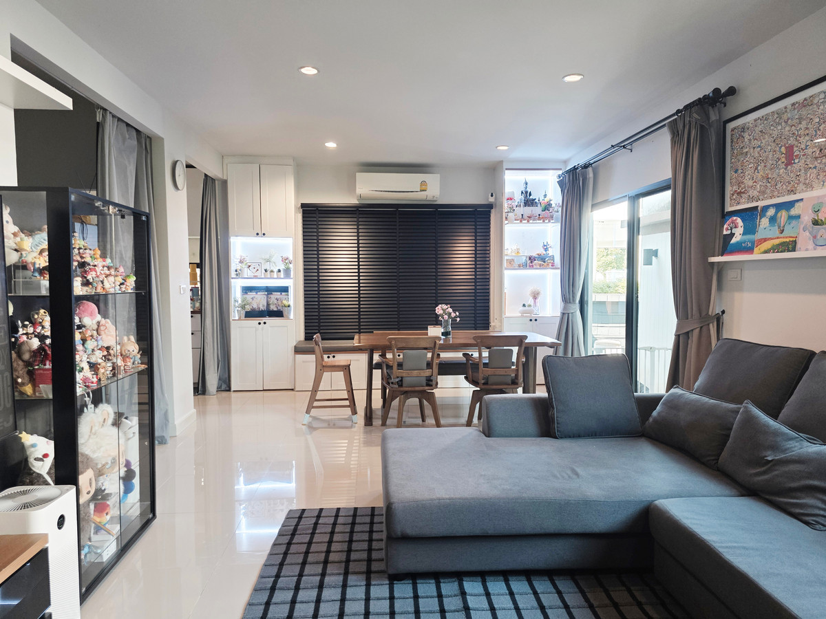 ✨บ้านเดี่ยวที่  Setthasiri Patthanakarn 3 ห้องนอน พร้อมสวน ที่จอดรถกว้าง ตกแต่งครบพร้อมเข้าอยู่ ใกล้สนามบินและสิ่งอำนวยความสะดวก