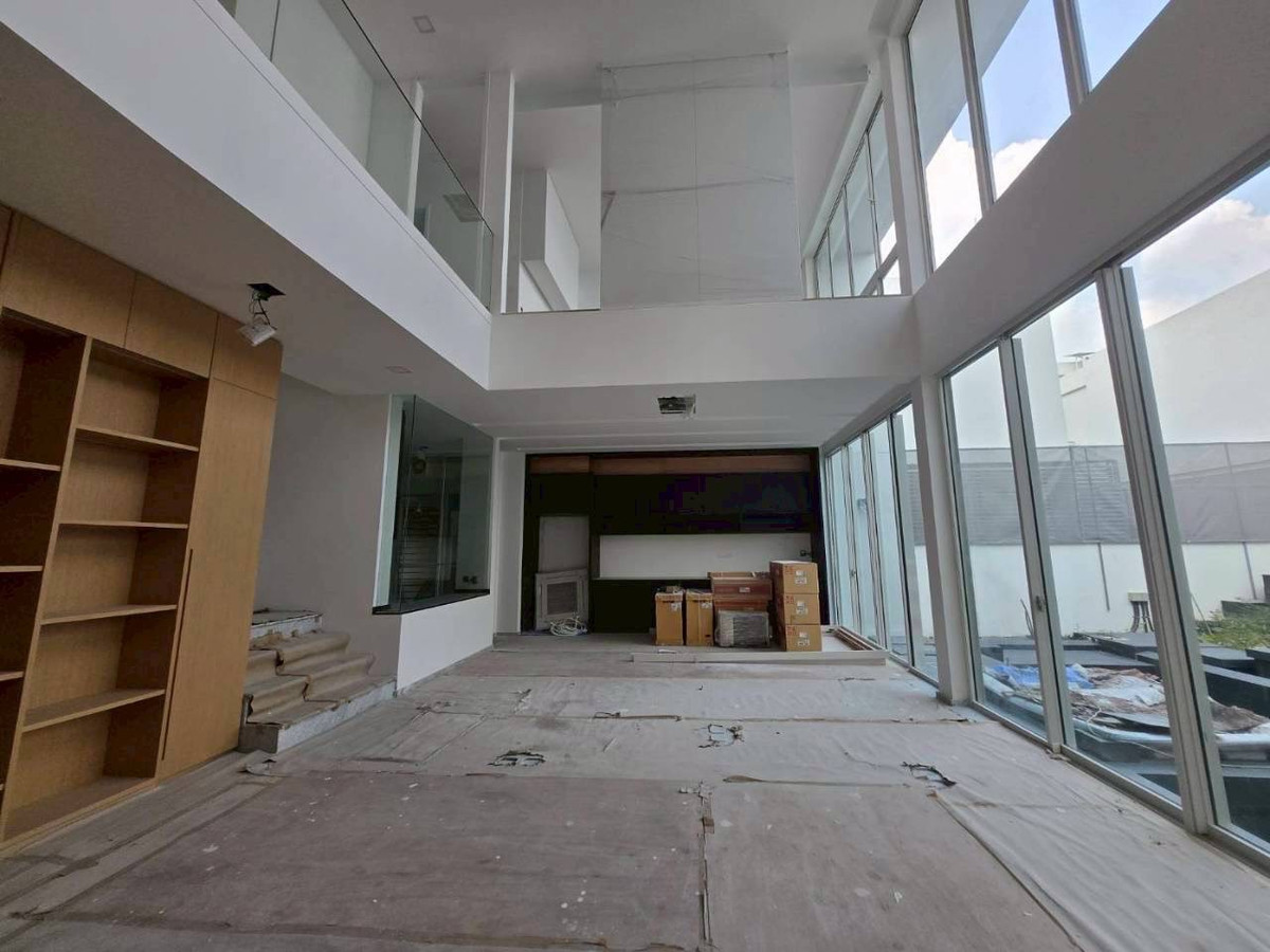 ✨ขายบ้านเดี่ยวโครงการหรูระดับ Super Luxury สไตล์ Modern Minimalที่  Vive Bangna 4ห้องนอน ขนาด 354ตรม. มาพร้อมเอกลักษณ์ชัดเจนมาก คือโทนสีขาวทั้งหลัง