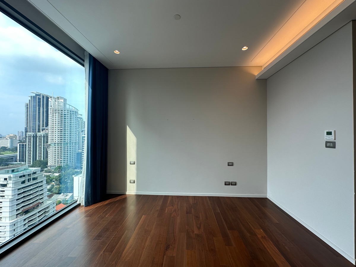ขาย  The Residence at Sindhorn Kempinski Hotel ใกล้ BTS ชิดลม ห้องขนาดกว้าง เฟอร์นิเจอร์ครบ อยู่เองก็ดี ซื้อไว้ลงทุนก็ได้
