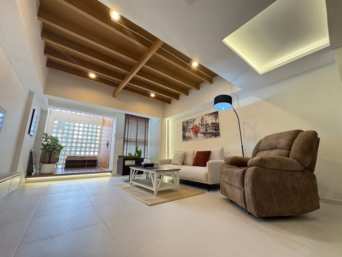 📢 ขายทาวน์เฮ้าส์รีโนเวทใหม่ สุขุมวิท 71 | Skylight กลางบ้าน | 2 นอน 3 น้ำ | ใกล้ BTS เอกมัย–พระโขนง | พร้อมอยู่