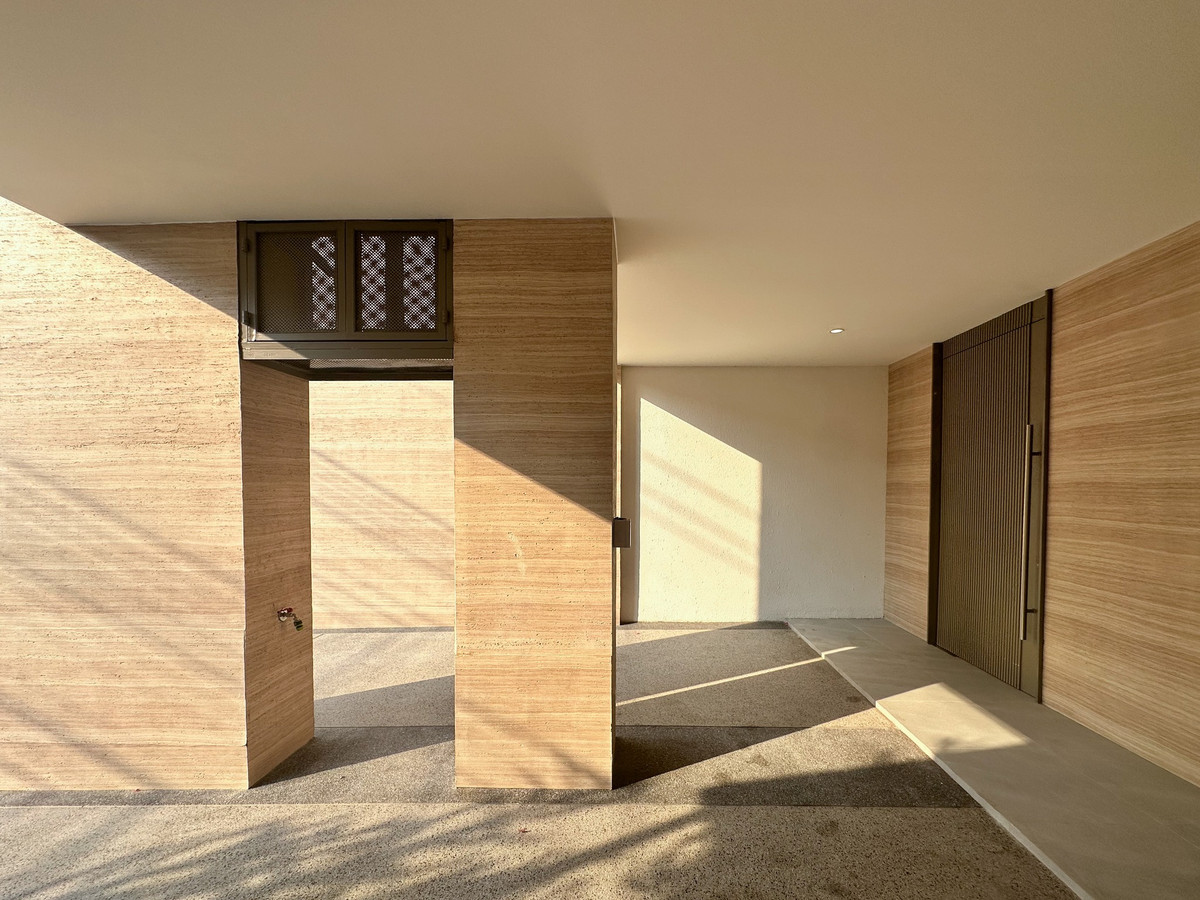 ✨ Townhome / Home Office Luxury | ปรีดี 14 (สุขุมวิท 71) ✨ พื้นที่ระดับพรีเมียม ใกล้เอกมัย–ทองหล่อ เพียงไม่กี่นาที เหมาะทั้งอยู่อาศัยและทำโฮมออฟฟิศในทำเลใจกลางเมือง