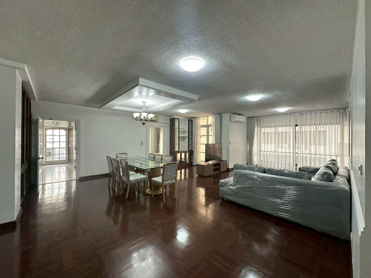 🎈Pet friendly Condo for rent in Langsuan area! 3 bedroom 3 bathroom fully furnished huge size 250 sq.m near BTS Chidlom