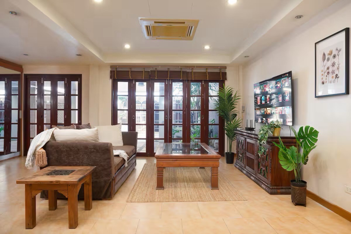 ขาย / เช่า ทาวน์โฮม สุขุมวิท 39 พร้อมพงษ์ ใกล้ BTS พร้อมพงษ์ 4 ห้องนอน 440 ตร.ม รีโนเวทใหม่ ใกล้ EmQuartier Emporium