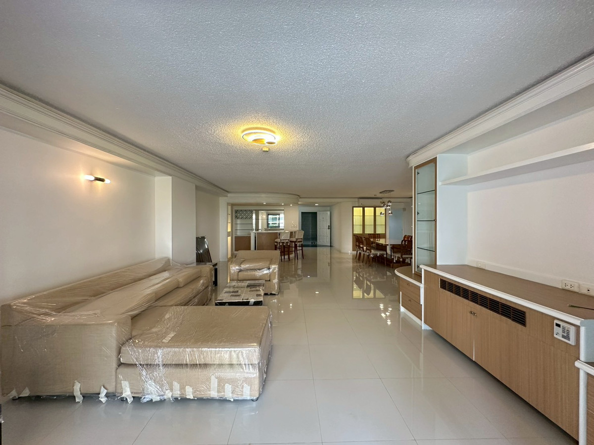 ✨🏢ให้เช่าคอนโดย่านหลังสวน 2+1 ห้องนอน ขนาด 200ตรม. ห้องสวน เฟอร์นิเจอร์ครบ ระเบียงกว่าง ใกล้BTSราชดำริ, สวนลุมพินี พร้อมเข้าอยู่